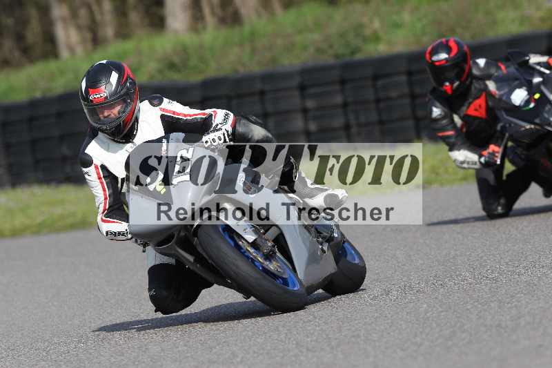 /Archiv-2023/06 10.04.2023 Moto Club Anneau du Rhin/Blanc-Novice/132